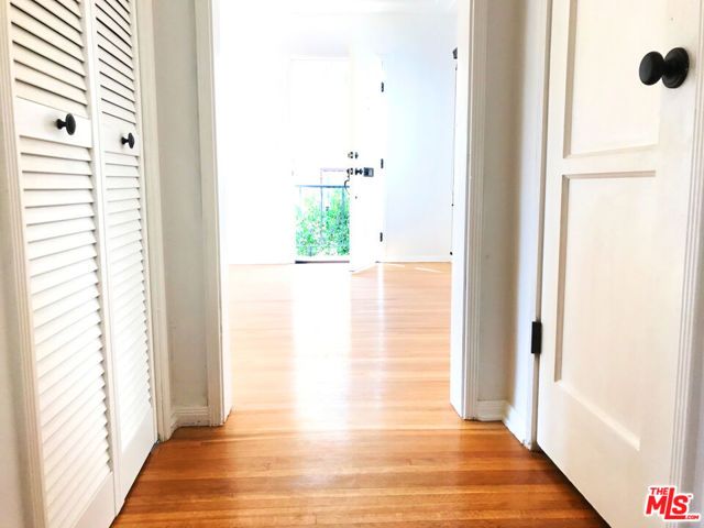 1257 S Cloverdale Avenue, Los Angeles, CA 90019