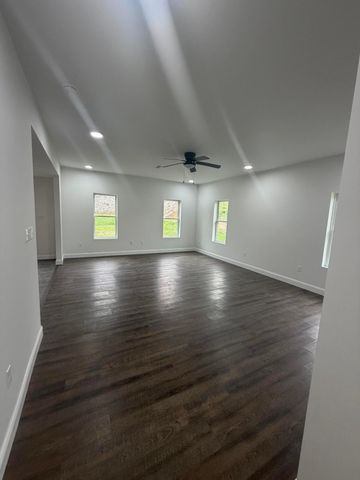 512 Moore Road, Williamsburg, KY 40769