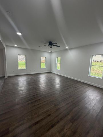 512 Moore Road, Williamsburg, KY 40769