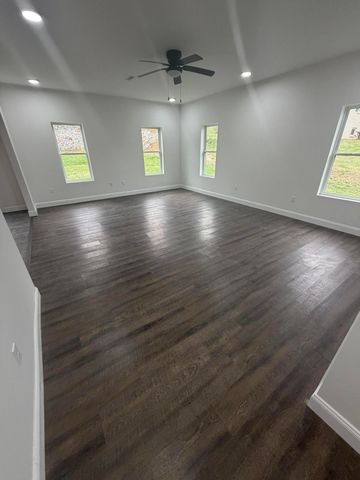 512 Moore Road, Williamsburg, KY 40769