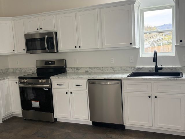 512 Moore Road, Williamsburg, KY 40769