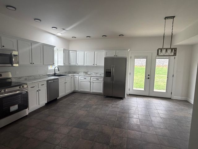 512 Moore Road, Williamsburg, KY 40769