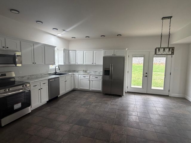 512 Moore Road, Williamsburg, KY 40769