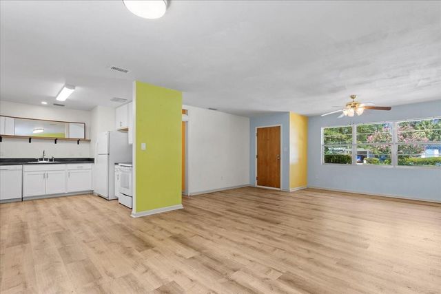 1302 NE 14TH TERRACE, Gainesville, FL 32601