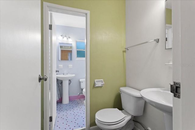 1302 NE 14TH TERRACE, Gainesville, FL 32601
