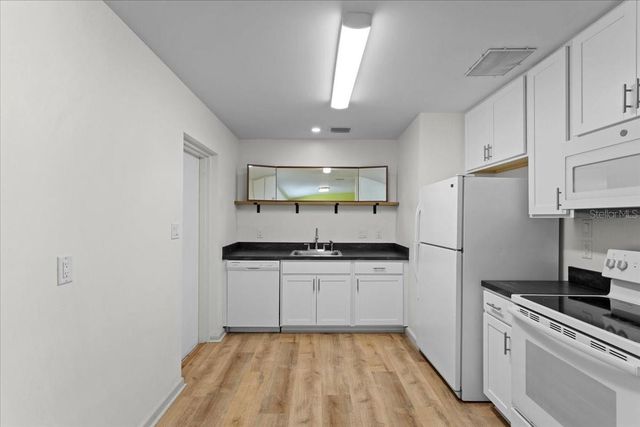 1302 NE 14TH TERRACE, Gainesville, FL 32601