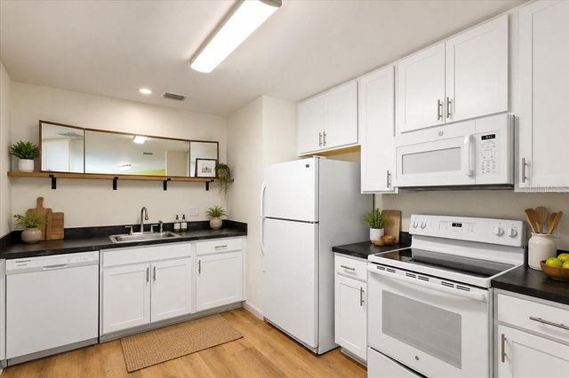 1302 NE 14TH TERRACE, Gainesville, FL 32601