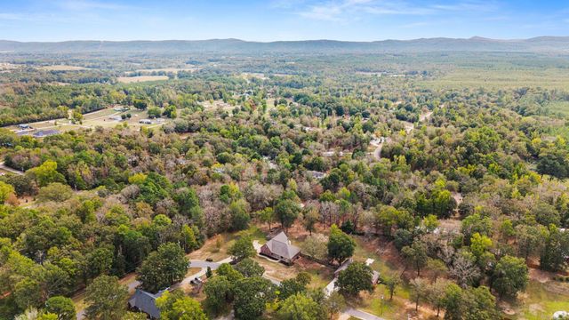 170 Parkway Square, Pearcy, AR 71964