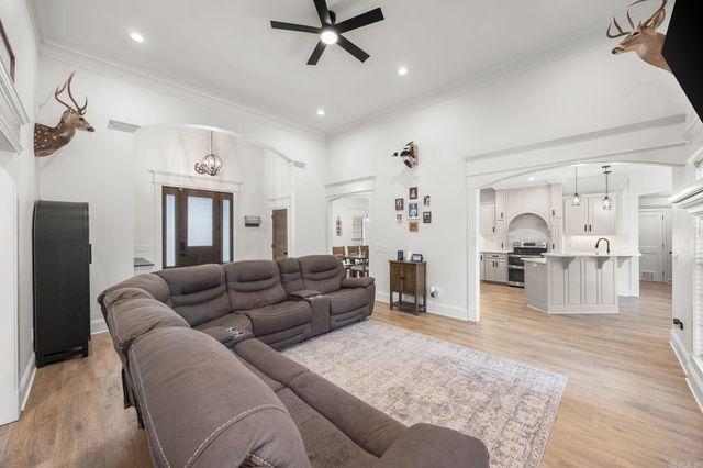 170 Parkway Square, Pearcy, AR 71964
