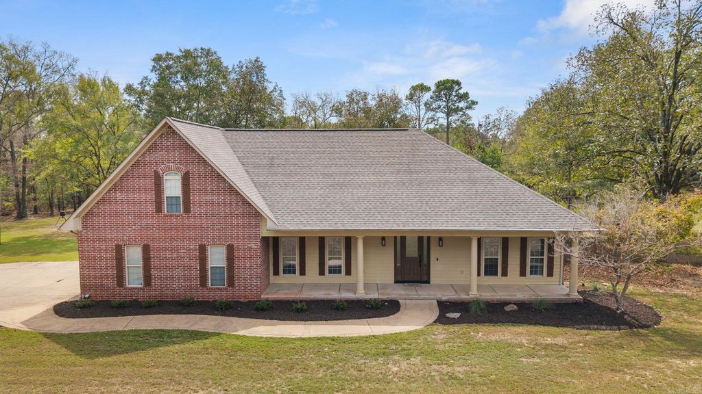 170 Parkway Square, Pearcy, AR 71964