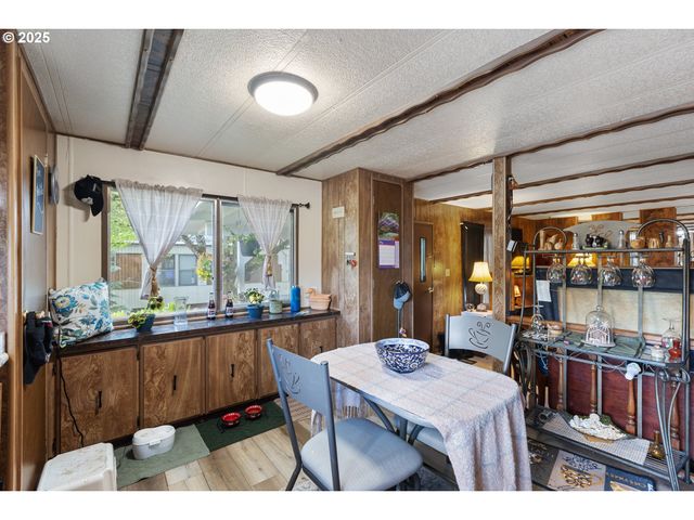 111 SHARWAY Ln, Winston, OR 97496