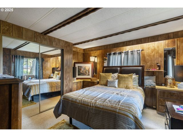 111 SHARWAY Ln, Winston, OR 97496