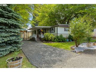 111 SHARWAY Ln, Winston, OR 97496