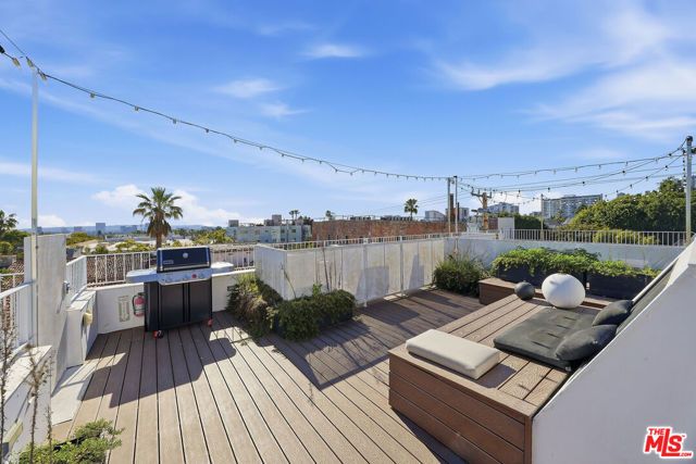 1253 N Sweetzer Avenue 7, West Hollywood, CA 90069