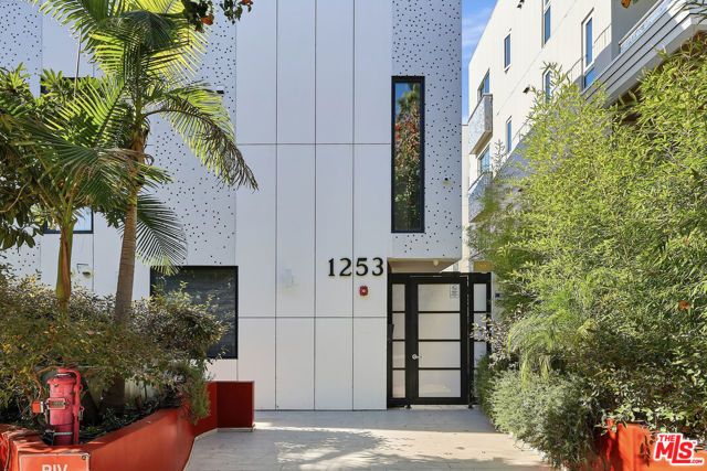 1253 N Sweetzer Avenue 7, West Hollywood, CA 90069