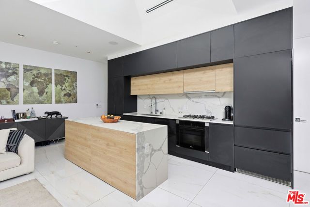 1253 N Sweetzer Avenue 7, West Hollywood, CA 90069