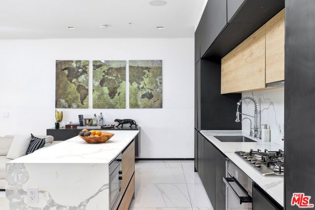 1253 N Sweetzer Avenue 7, West Hollywood, CA 90069