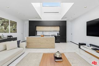 1253 N Sweetzer Avenue 7, West Hollywood, CA 90069