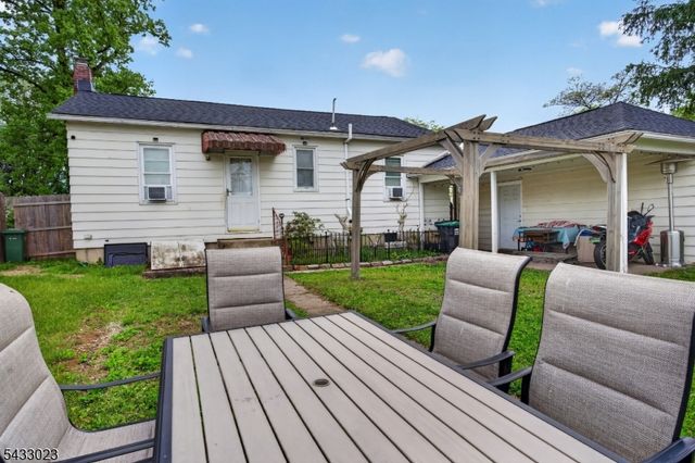 515 Lynda Rd, Lopatcong Twp., NJ 08865