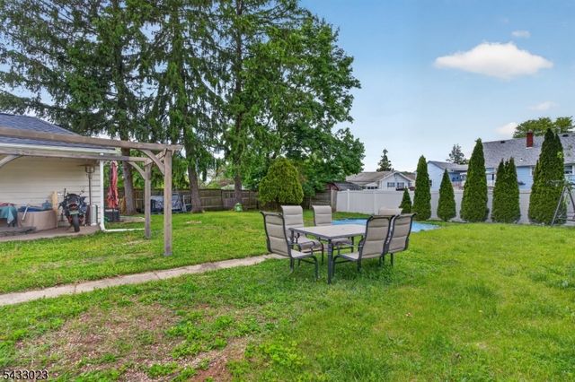 515 Lynda Rd, Lopatcong Twp., NJ 08865