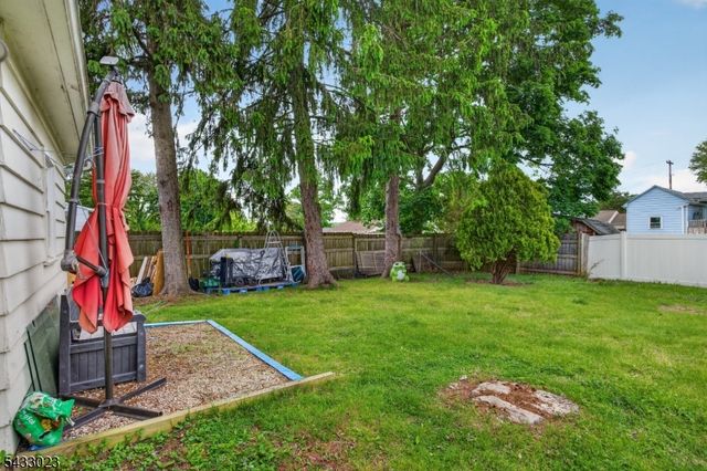 515 Lynda Rd, Lopatcong Twp., NJ 08865