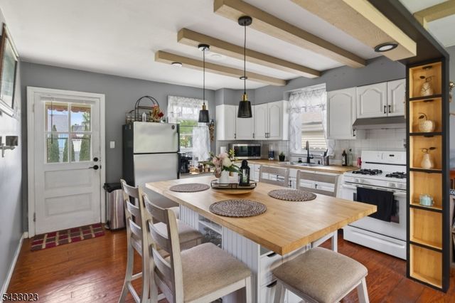 515 Lynda Rd, Lopatcong Twp., NJ 08865