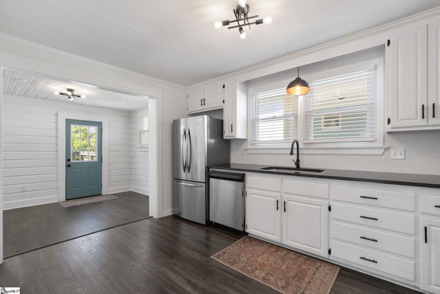 206 Cardinal Drive, Taylors, SC 29687