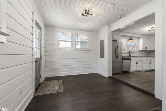 206 Cardinal Drive, Taylors, SC 29687