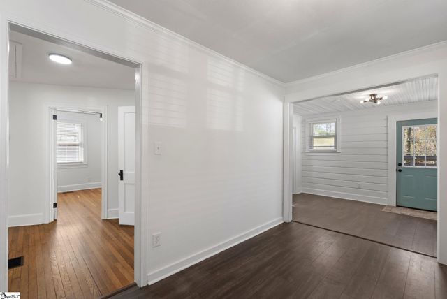 206 Cardinal Drive, Taylors, SC 29687