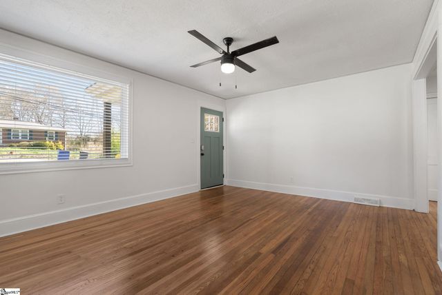 206 Cardinal Drive, Taylors, SC 29687