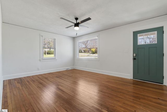 206 Cardinal Drive, Taylors, SC 29687