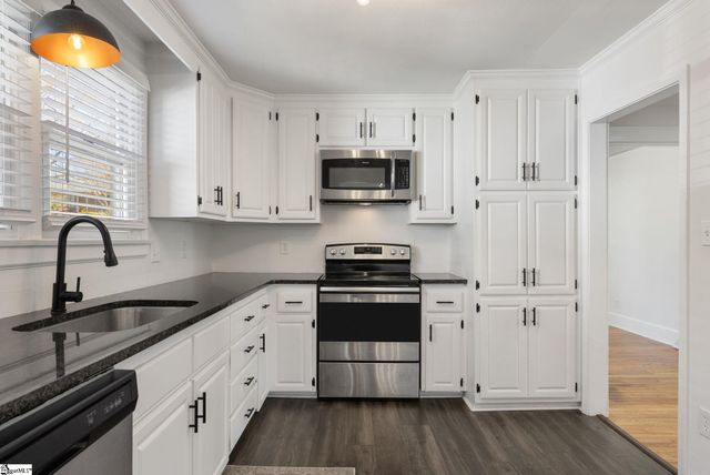 206 Cardinal Drive, Taylors, SC 29687