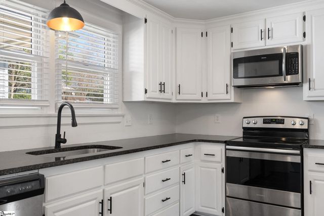 206 Cardinal Drive, Taylors, SC 29687