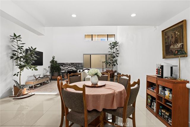 10926 Bluffside Drive 30, Studio City, CA 91604