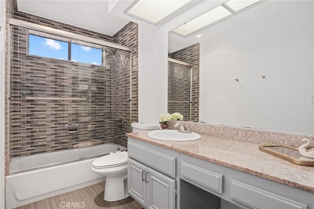 10926 Bluffside Drive 30, Studio City, CA 91604