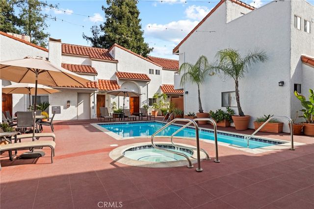 10926 Bluffside Drive 30, Studio City, CA 91604