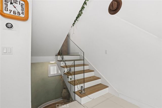 10926 Bluffside Drive 30, Studio City, CA 91604