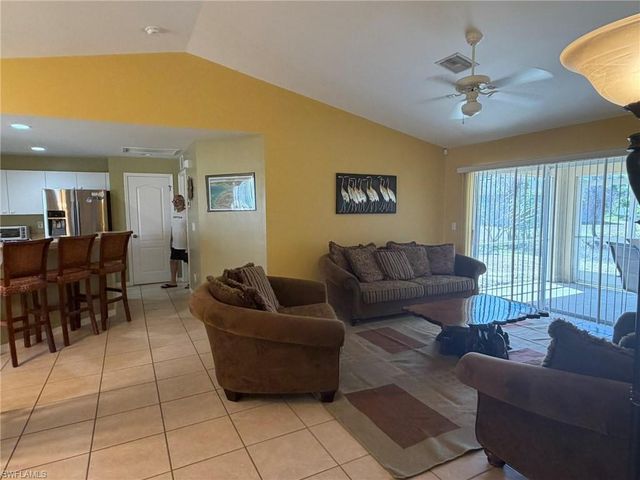 3732 NE 12th PL, Cape Coral, FL 33909