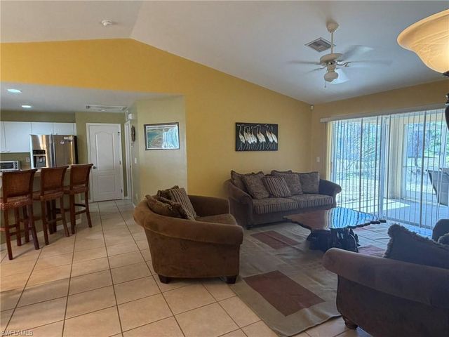 3732 NE 12th PL, Cape Coral, FL 33909