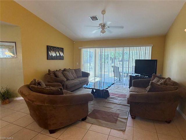 3732 NE 12th PL, Cape Coral, FL 33909
