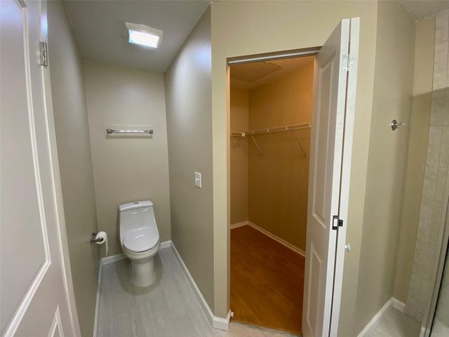 2592 GRASSY POINT DRIVE 200, Lake Mary, FL 32746