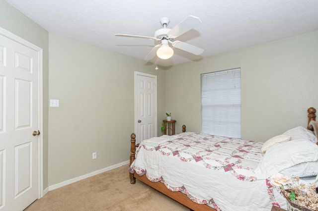 808 Manor Drive, Angleton, TX 77515