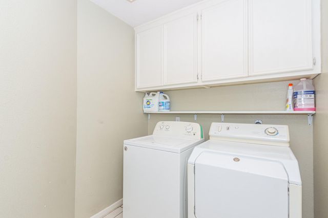 808 Manor Drive, Angleton, TX 77515