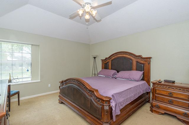 808 Manor Drive, Angleton, TX 77515