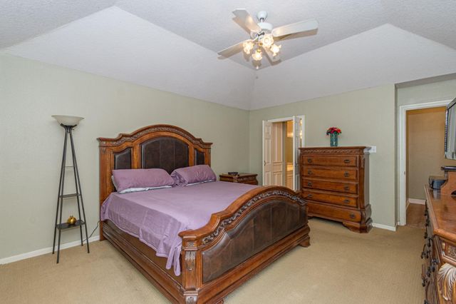808 Manor Drive, Angleton, TX 77515
