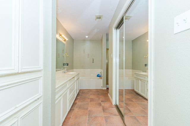 808 Manor Drive, Angleton, TX 77515