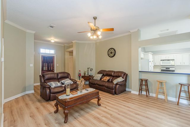 808 Manor Drive, Angleton, TX 77515