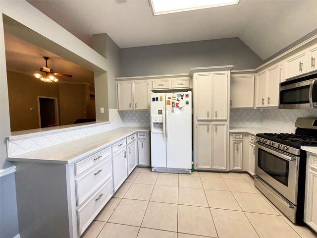808 Manor Drive, Angleton, TX 77515