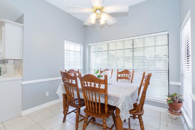 808 Manor Drive, Angleton, TX 77515
