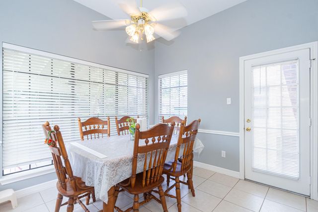 808 Manor Drive, Angleton, TX 77515